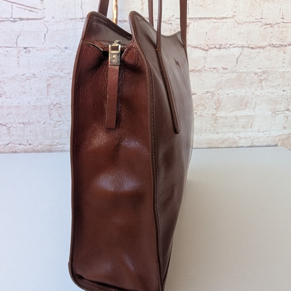 Monsac Rich Brown Leather Shoulder Bag - Picture 6 of 15